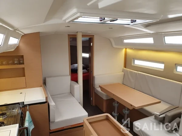 Sun Odyssey 410 - Yacht Charter Sailica