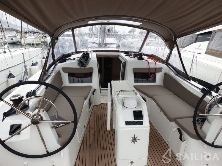 Sun Odyssey 410 - Yacht Charter Sailica