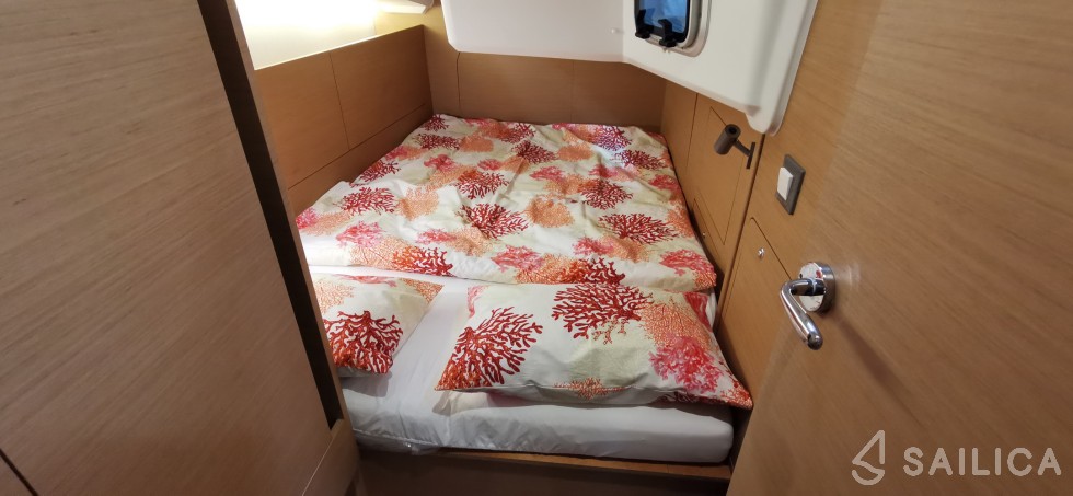 Sun Odyssey 410 - Yacht Charter Sailica