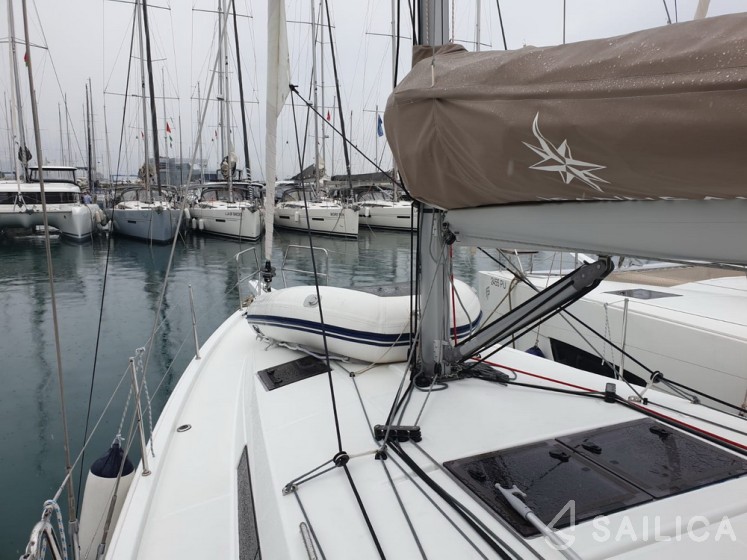 Sun Odyssey 410 - Yacht Charter Sailica