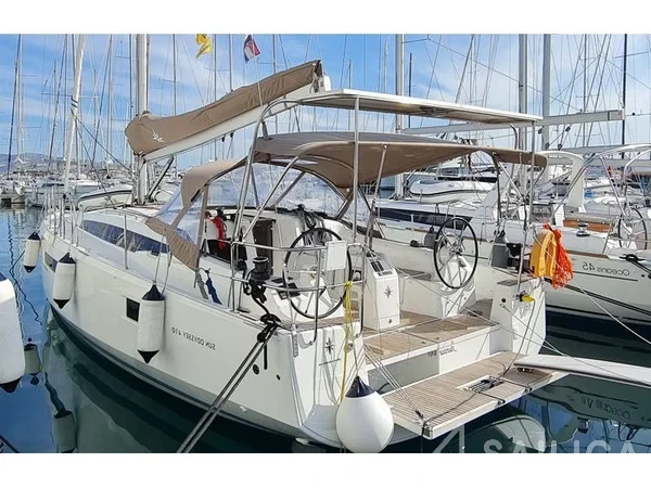 Sun Odyssey 410 - Yacht Charter Sailica