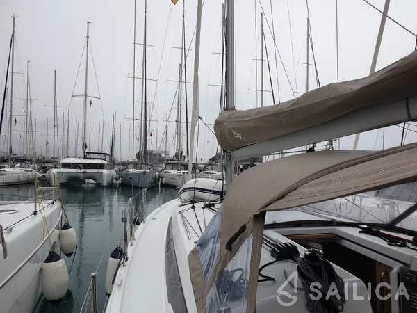 Sun Odyssey 410 - Yacht Charter Sailica