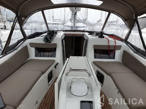 Sun Odyssey 410 - Yacht Charter Sailica