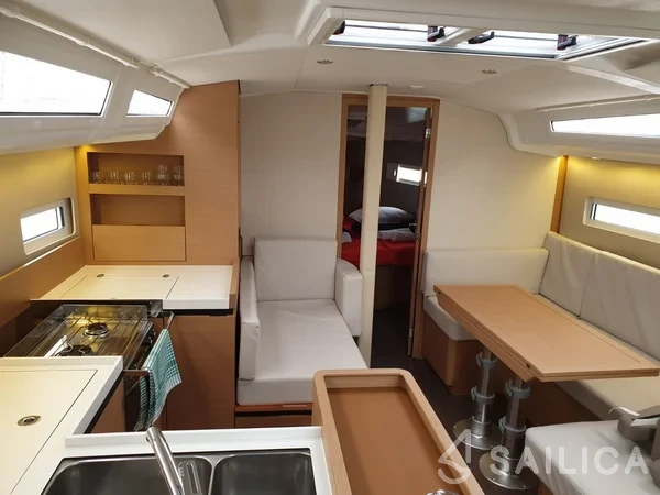 Sun Odyssey 410 - Yacht Charter Sailica