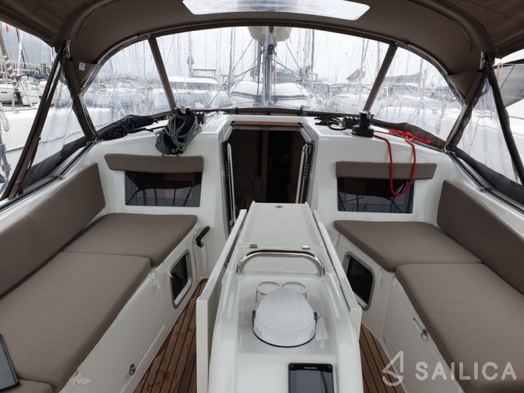 Sun Odyssey 410 - Yacht Charter Sailica