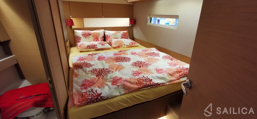 Sun Odyssey 410 - Yacht Charter Sailica