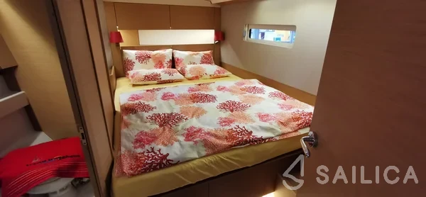 Sun Odyssey 410 - Yacht Charter Sailica