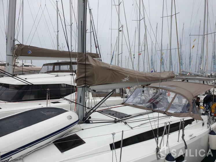 Sun Odyssey 410 - Yacht Charter Sailica