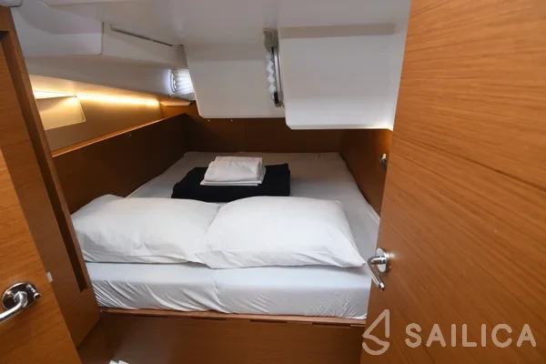 Sun Odyssey 490 - Yacht Charter Sailica