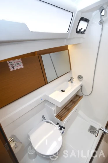 Sun Odyssey 490 - Yacht Charter Sailica