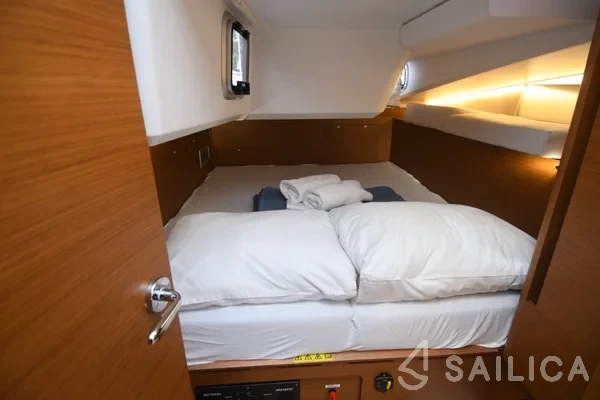 Sun Odyssey 490 - Yacht Charter Sailica