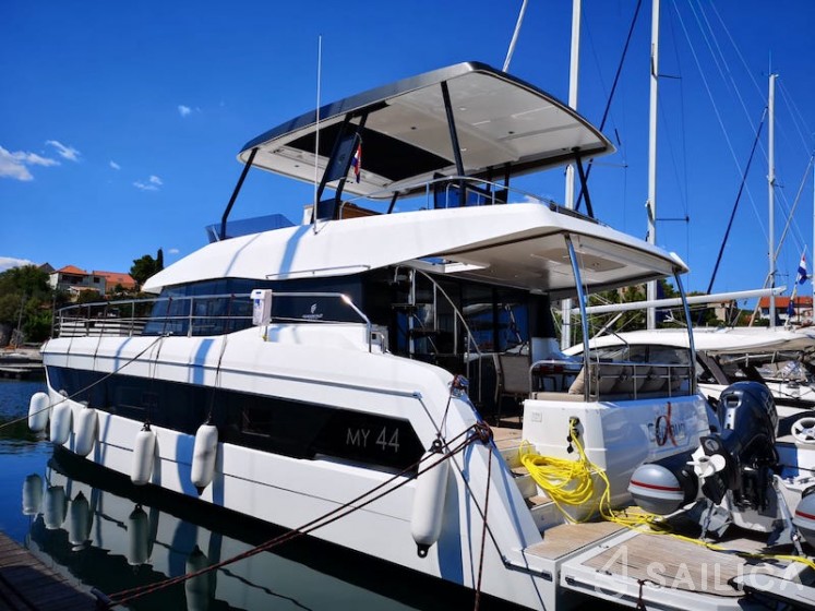 MY 44 - Yacht Charter Sailica