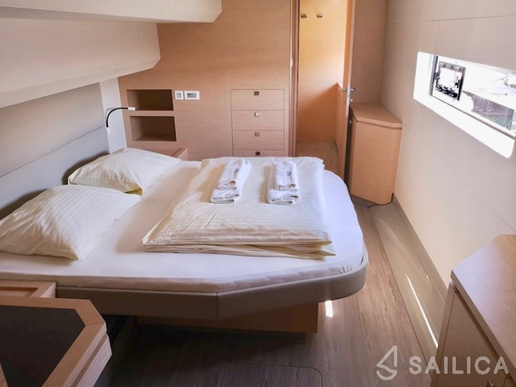 MY 44 - Yacht Charter Sailica