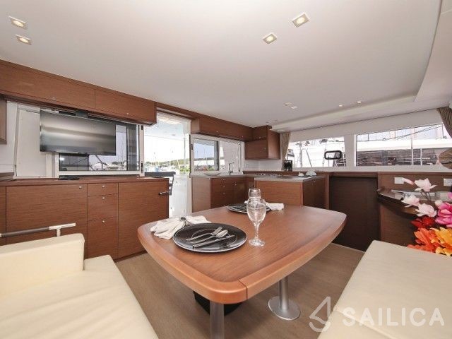 Lagoon 450 S - 4 + 2 cab. - Yacht Charter Sailica
