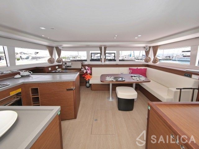 Lagoon 450 S - 4 + 2 cab. - Yacht Charter Sailica