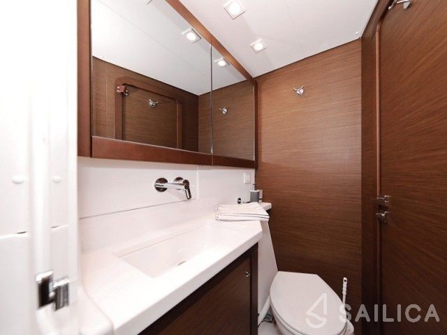 Lagoon 450 S - 4 + 2 cab. - Yacht Charter Sailica