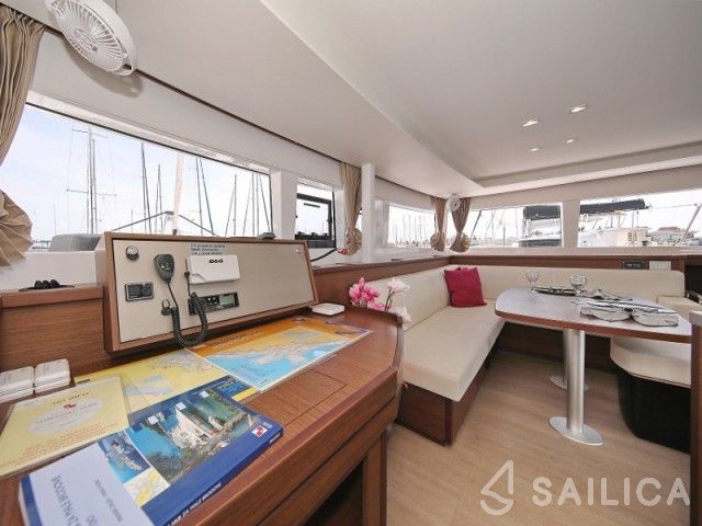 Lagoon 450 S - 4 + 2 cab. - Yacht Charter Sailica
