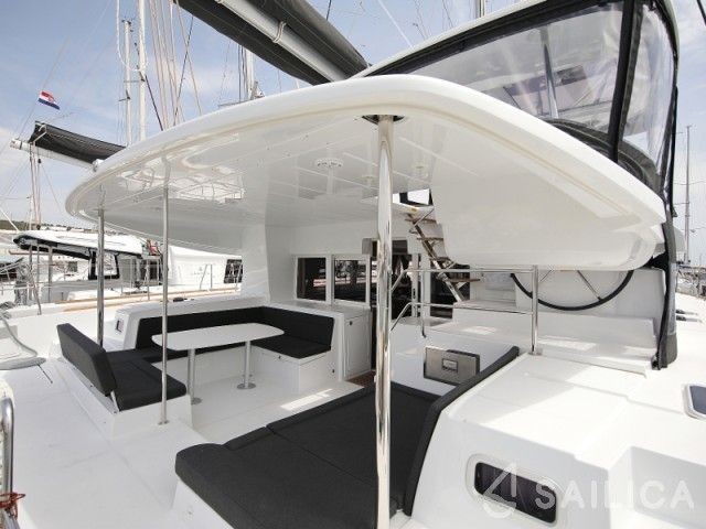 Lagoon 450 S - 4 + 2 cab. - Yacht Charter Sailica
