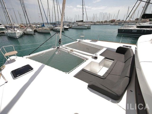 Lagoon 450 S - 4 + 2 cab. - Yacht Charter Sailica