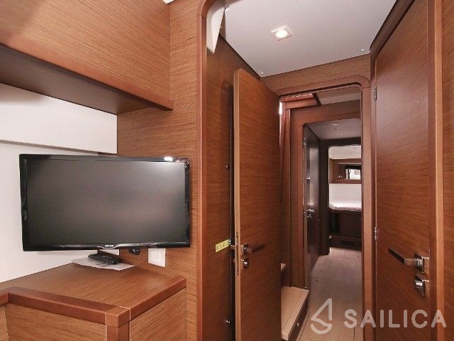 Lagoon 450 S - 4 + 2 cab. - Yacht Charter Sailica