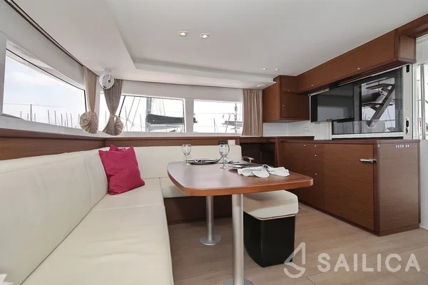 Lagoon 450 S - 4 + 2 cab. - Yacht Charter Sailica