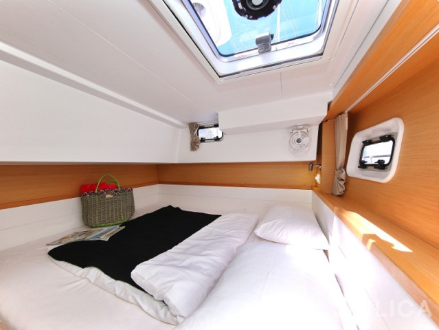 Lagoon 39 - Yacht Charter Sailica