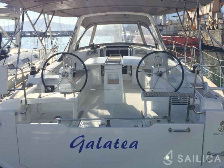 Oceanis 38.1 - Yacht Charter Sailica