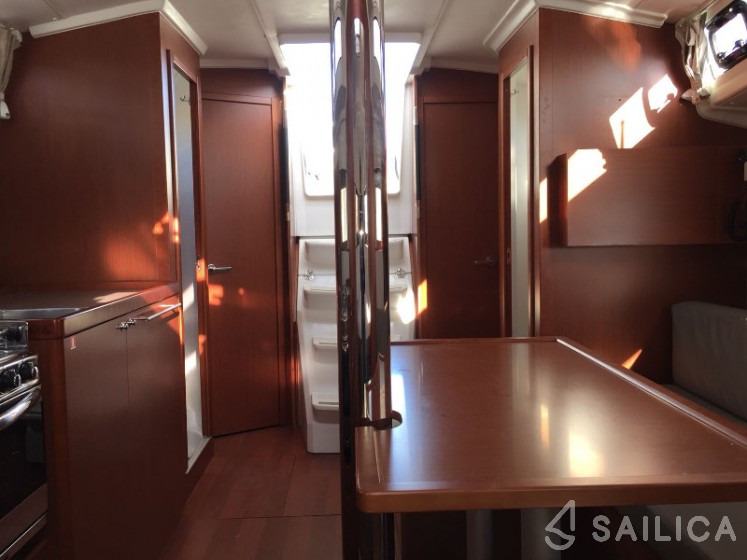 Oceanis 38.1 - Yacht Charter Sailica