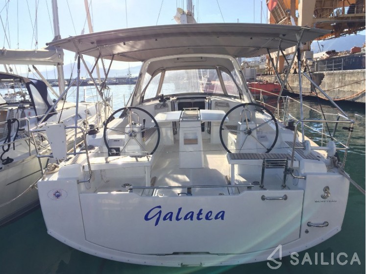 Oceanis 38.1 - Yacht Charter Sailica