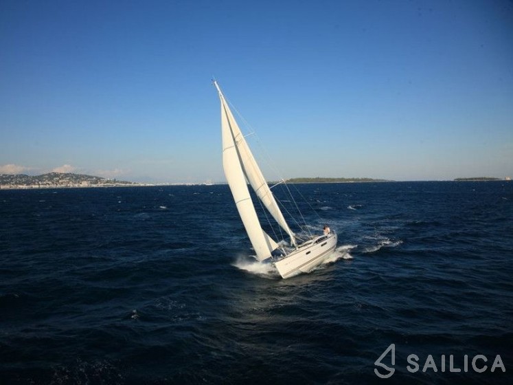 Jeanneau 53 - Yacht Charter Sailica