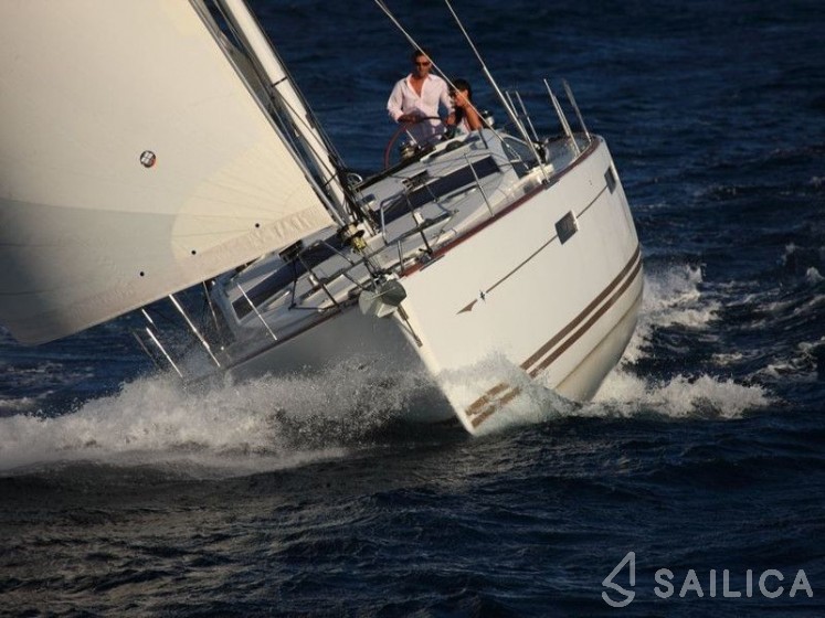 Jeanneau 53 - Yacht Charter Sailica