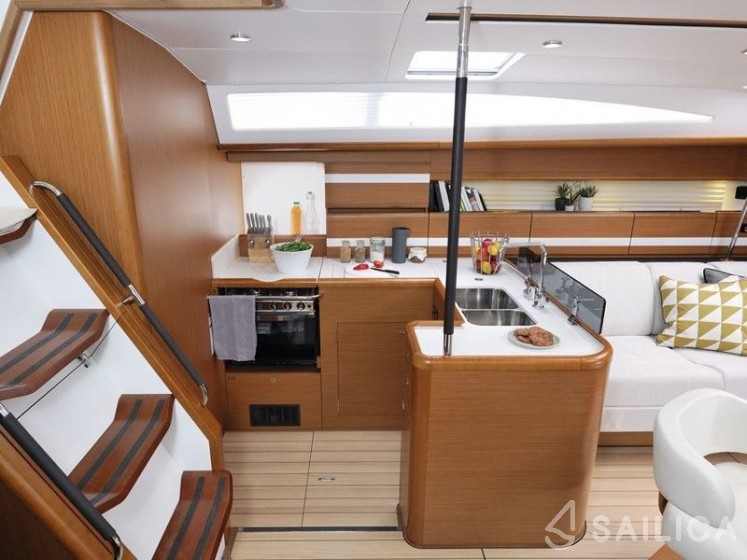 Jeanneau 53 - Yacht Charter Sailica