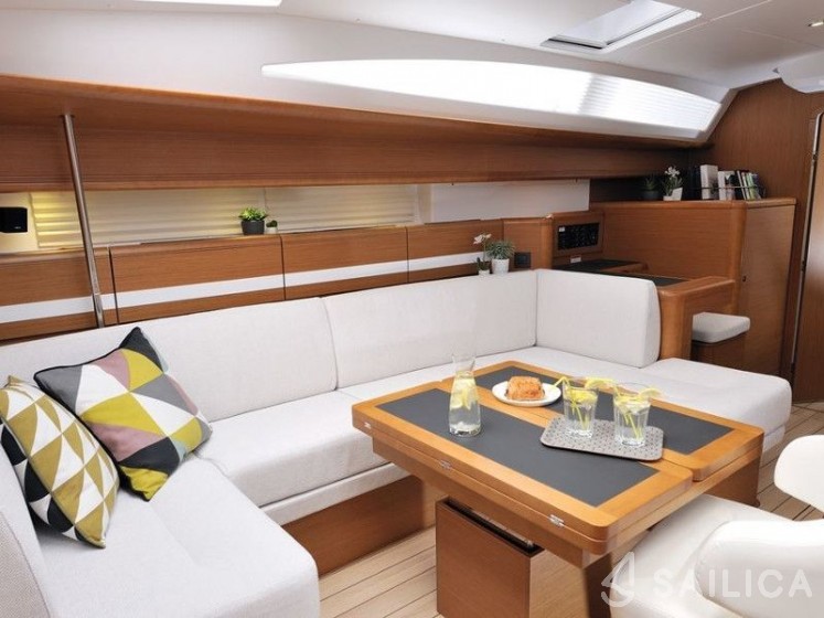 Jeanneau 53 - Yacht Charter Sailica