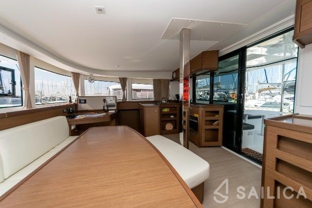 Lagoon 42 - Yacht Charter Sailica