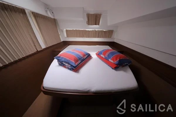 Lagoon 42 - Yacht Charter Sailica
