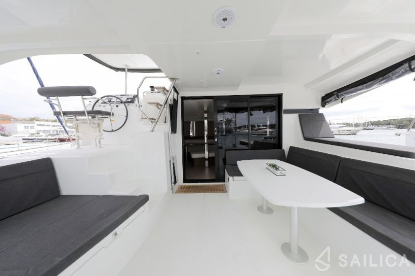 Lagoon 42 - Yacht Charter Sailica