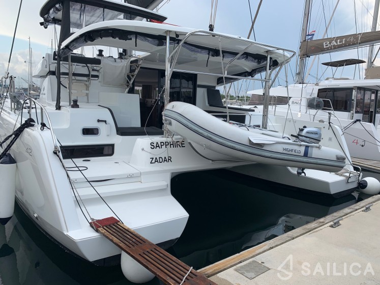 Lagoon 42 - Yacht Charter Sailica