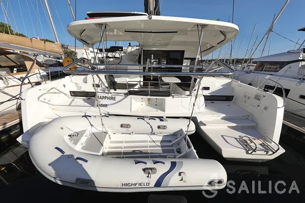 Lagoon 42 - Yacht Charter Sailica