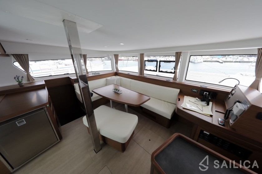 Lagoon 42 - Yacht Charter Sailica