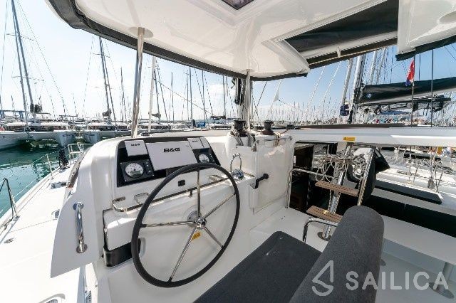 Lagoon 42 - Yacht Charter Sailica