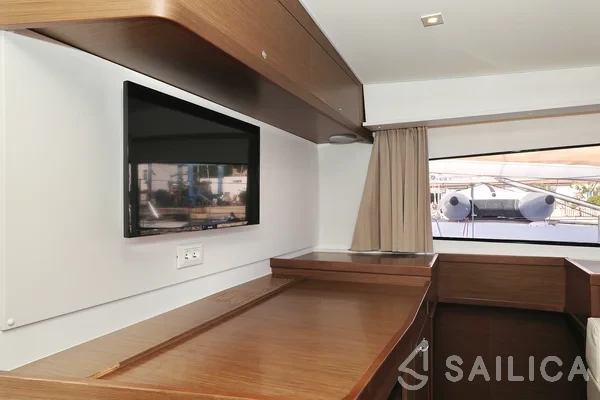 Lagoon 42 - Yacht Charter Sailica