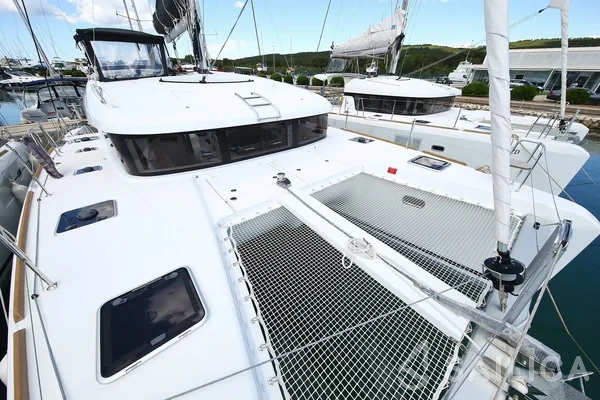 Lagoon 39 - Yacht Charter Sailica