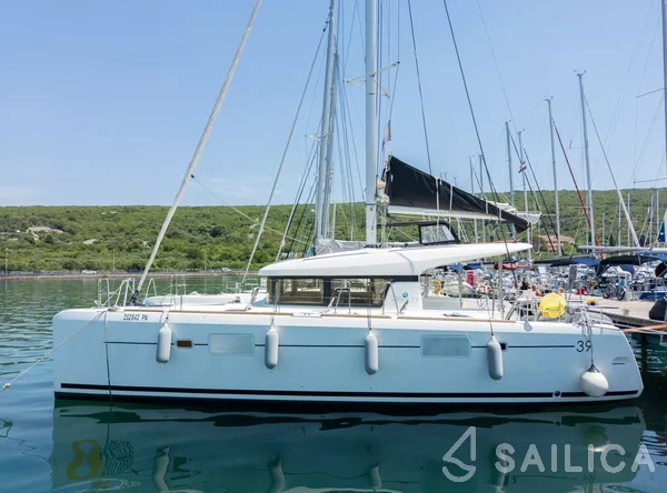 Lagoon 39 - Yacht Charter Sailica