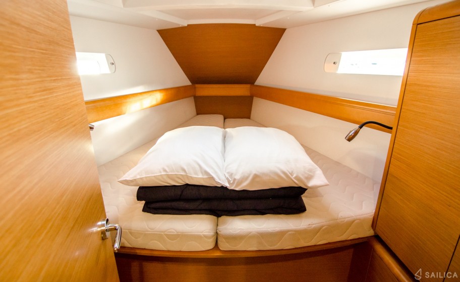 Sun Odyssey 449 - Yacht Charter Sailica