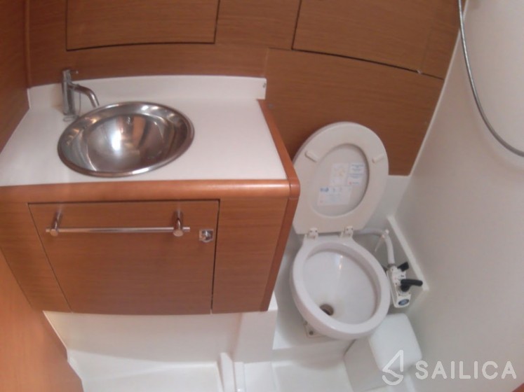 Sun Odyssey 449 - Yacht Charter Sailica