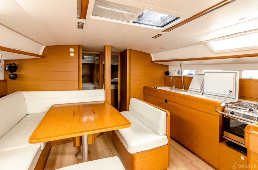 Sun Odyssey 519 - Yacht Charter Sailica