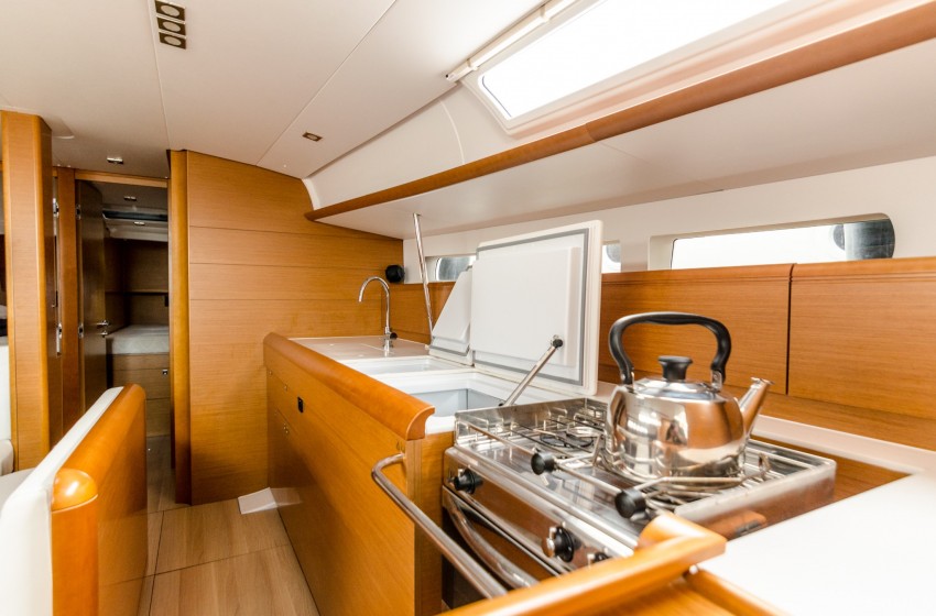 Sun Odyssey 519 - Yacht Charter Sailica