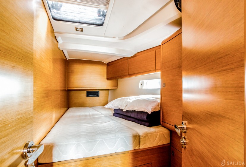 Sun Odyssey 519 - Yacht Charter Sailica