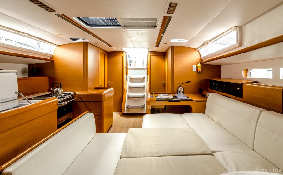 Sun Odyssey 519 - Yacht Charter Sailica