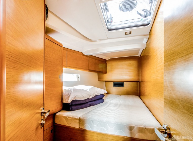 Sun Odyssey 519 - Yacht Charter Sailica